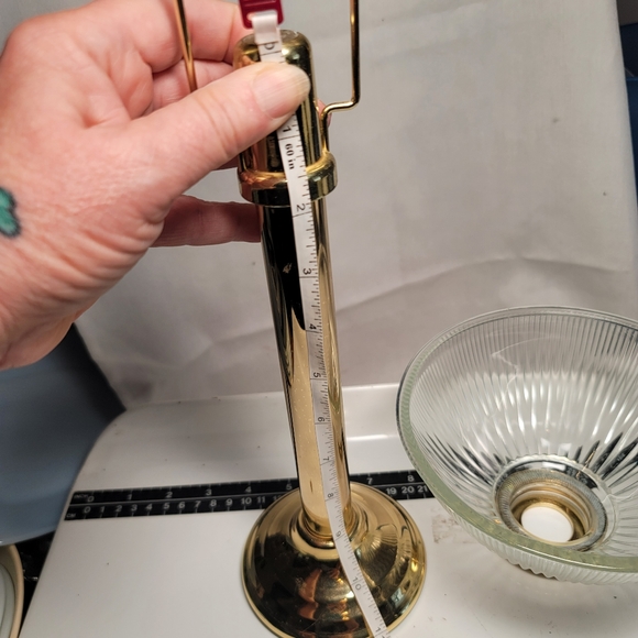 VTG. Partylite Brass Candle Lamp and Glass Shade. - Picture 10 of 11